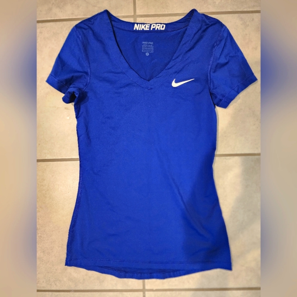 Nike Pro shirt - size S - blue
